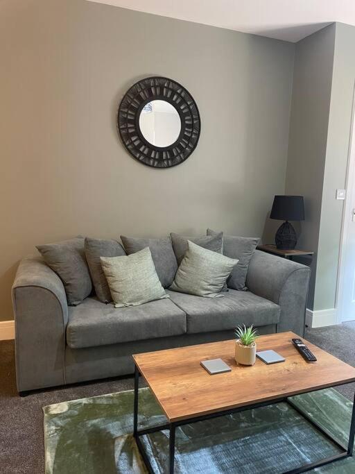 Poplar House-2Bedroom House In Town Centre With Free Parking By Shortstays4U 金斯林 外观 照片