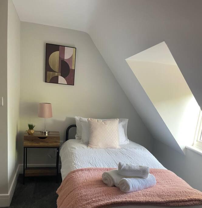 Poplar House-2Bedroom House In Town Centre With Free Parking By Shortstays4U 金斯林 外观 照片