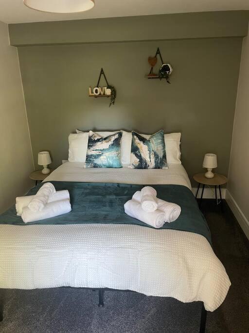 Poplar House-2Bedroom House In Town Centre With Free Parking By Shortstays4U 金斯林 外观 照片