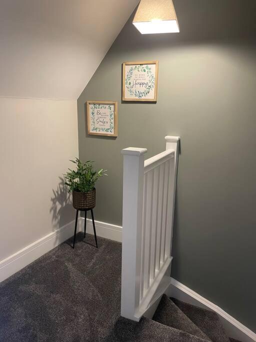 Poplar House-2Bedroom House In Town Centre With Free Parking By Shortstays4U 金斯林 外观 照片