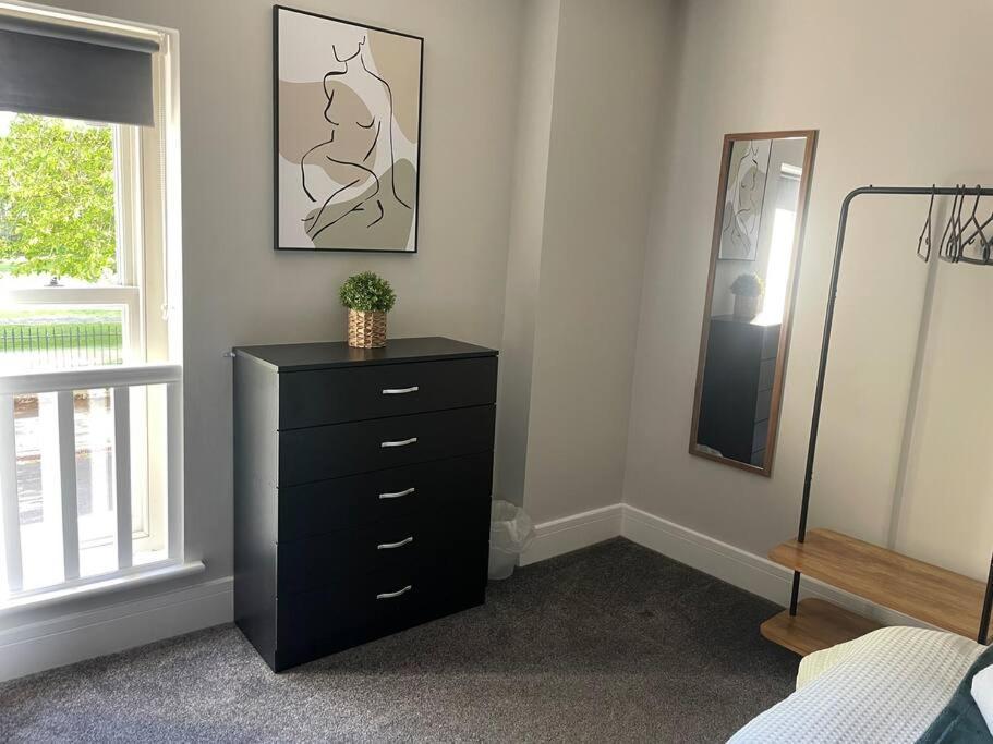 Poplar House-2Bedroom House In Town Centre With Free Parking By Shortstays4U 金斯林 外观 照片